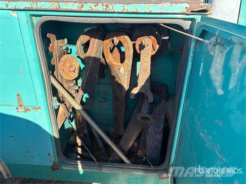 GMC Sierra 3500 SL 4x2 Utility Truck (Inoperable) Pick up/Platou
