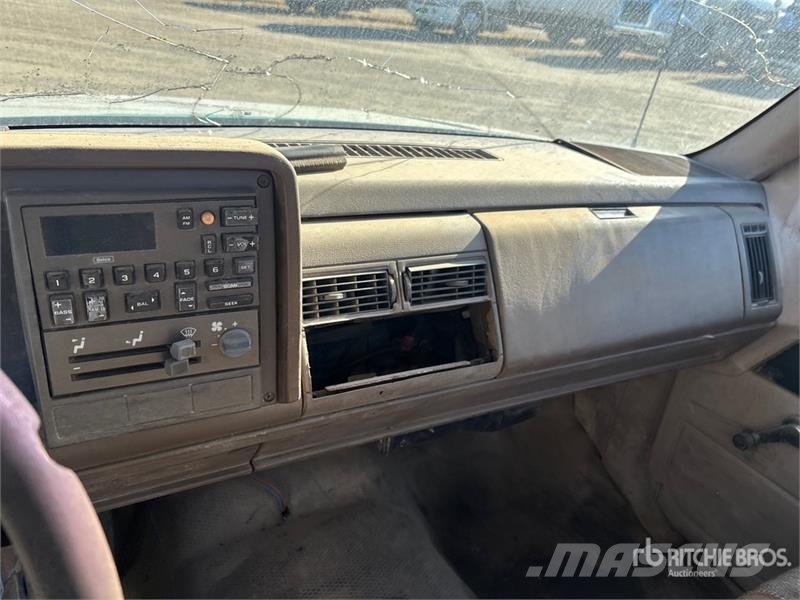 GMC Sierra 3500 SL 4x2 Utility Truck (Inoperable) Pick up/Platou