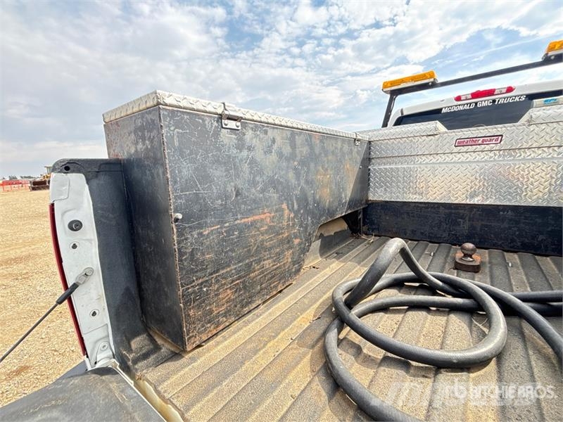 GMC Sierra 3500 SLE 4x4 Crew Cab Pickup Ostalo