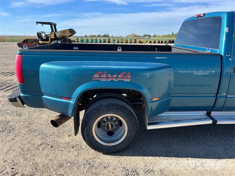 GMC Sierra 3500 SLE 4x4 Crew Cab Pickup Other