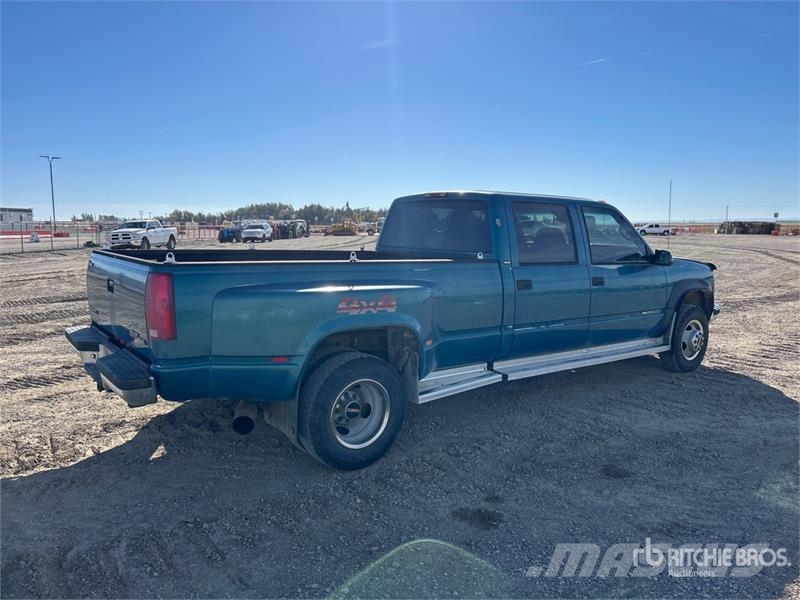 GMC Sierra 3500 SLE 4x4 Crew Cab Pickup Other
