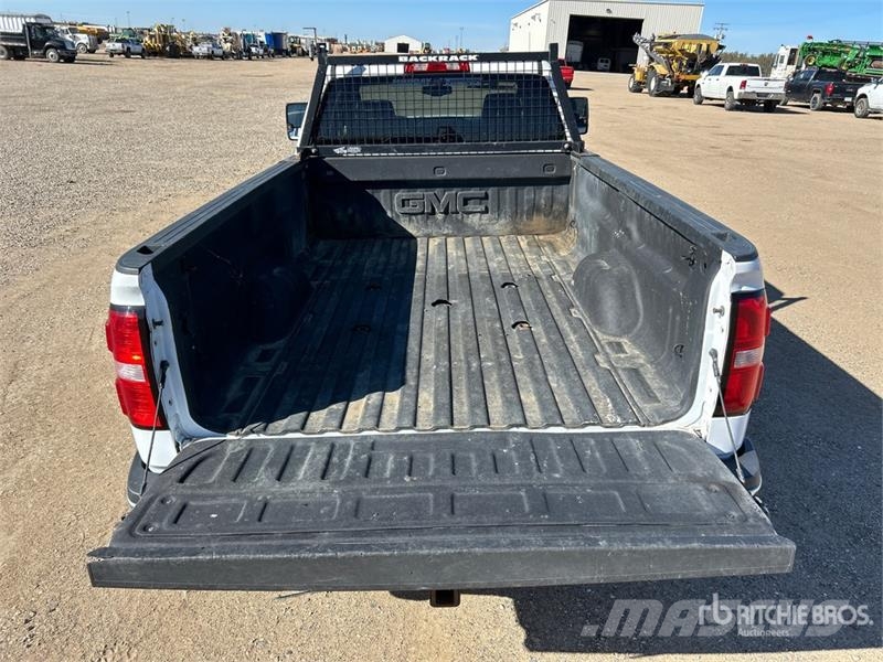 GMC Sierra 3500 SLE 4x4 Extended Cab Pickup Other
