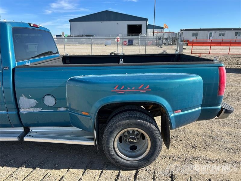 GMC Sierra 3500 SLE 4x4 Crew Cab Pickup Other