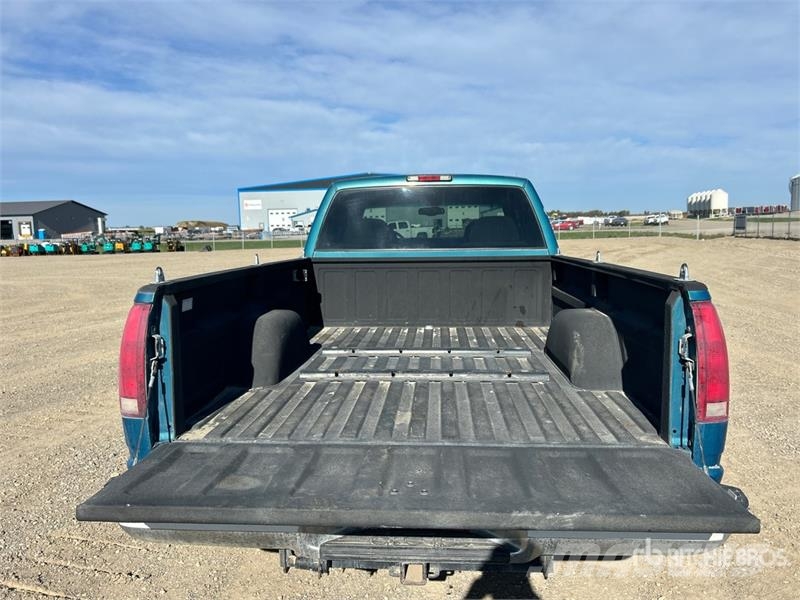 GMC Sierra 3500 SLE 4x4 Crew Cab Pickup Other