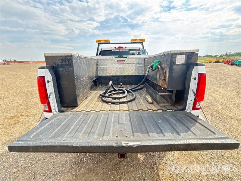 GMC Sierra 3500 SLE 4x4 Crew Cab Pickup Ostalo