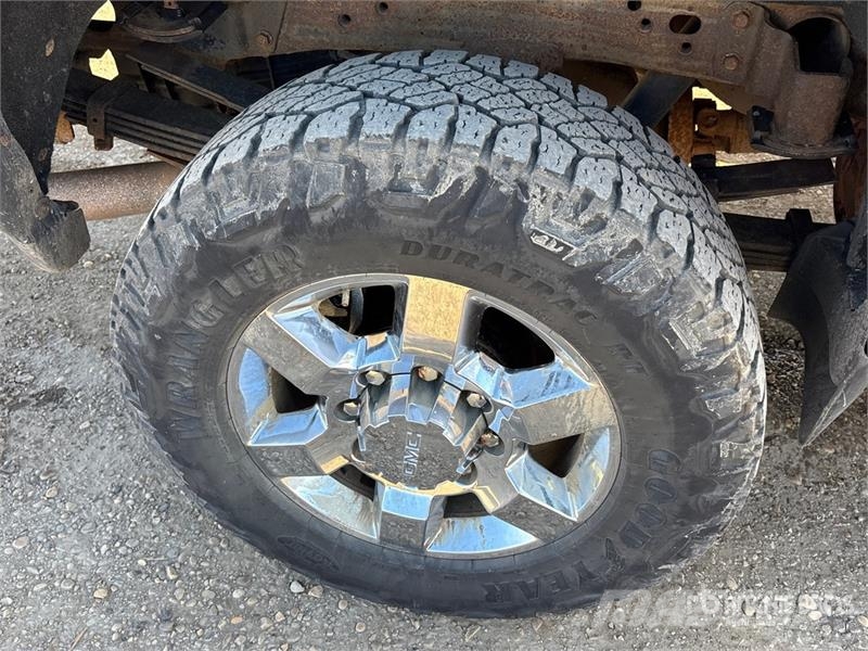 GMC Sierra 3500HD أخرى