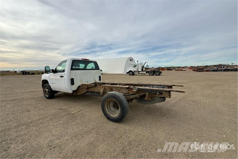 GMC Sierra 3500HD 4x2 Cab and Chassis Kabine i unutrašnjost