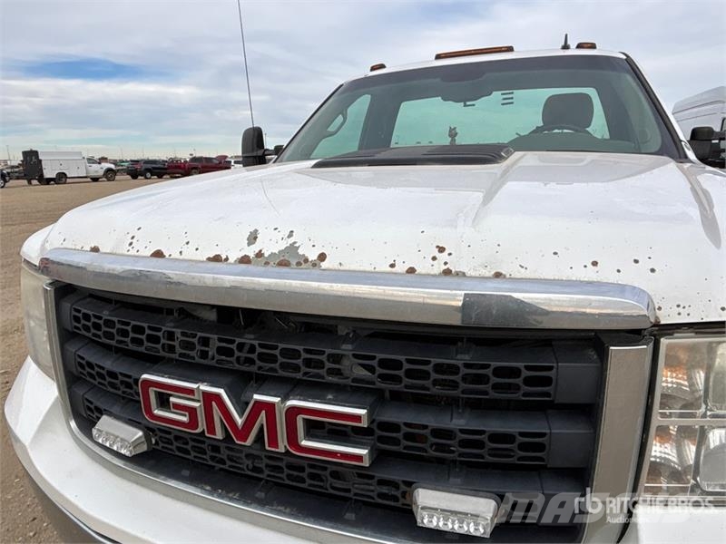 GMC Sierra 3500HD 4x2 Cab and Chassis Kabine i unutrašnjost