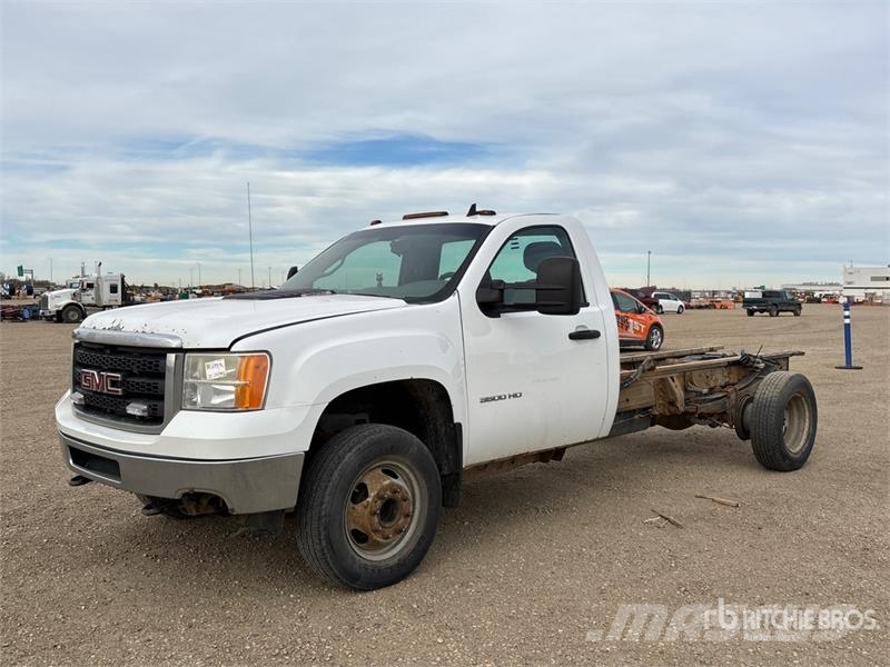 GMC Sierra 3500HD 4x2 Cab and Chassis Kabine i unutrašnjost