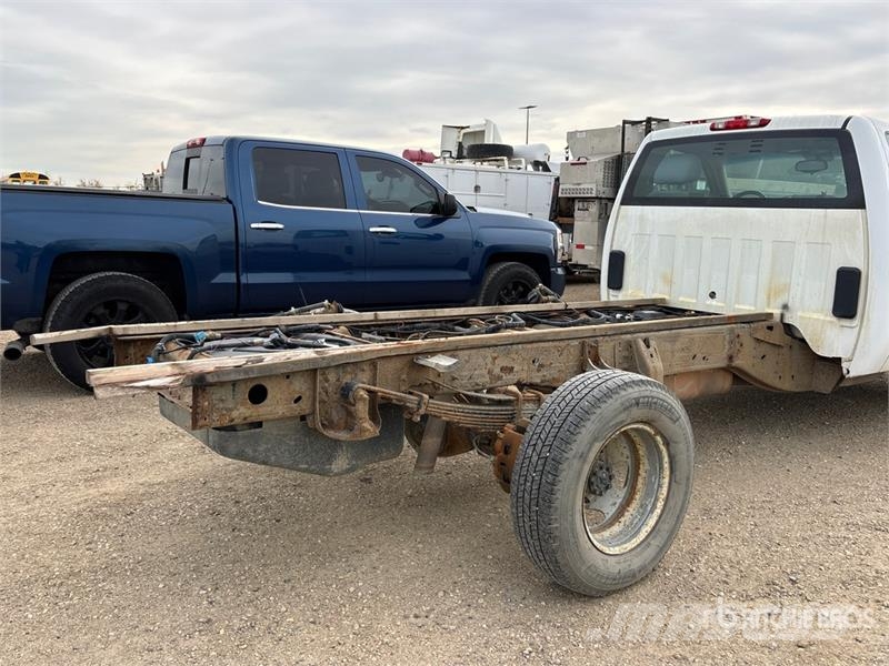 GMC Sierra 3500HD 4x2 Cab and Chassis Kabine i unutrašnjost