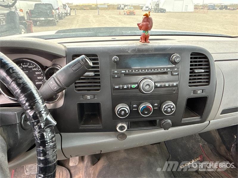 GMC Sierra 3500HD 4x2 Cab and Chassis Kabine i unutrašnjost