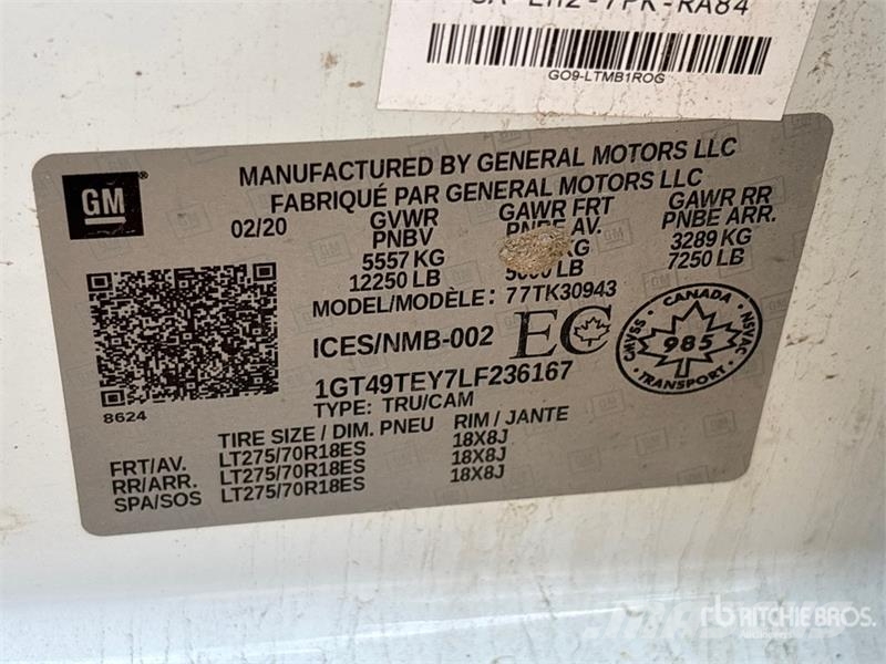 GMC Sierra 3500HD 4x4 Crew Cab Pickup Otros