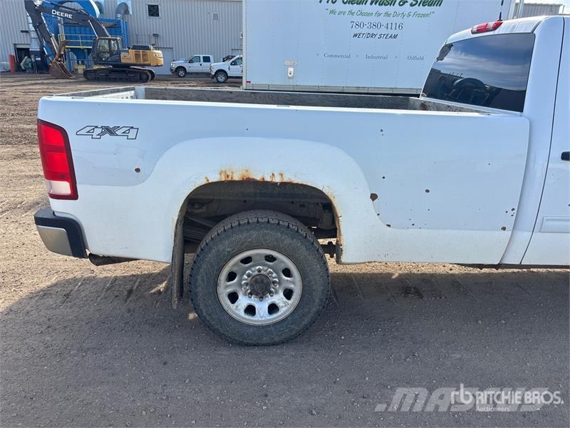 GMC Sierra 3500HD 4x4 Crew Cab Pickup Furgoni altro