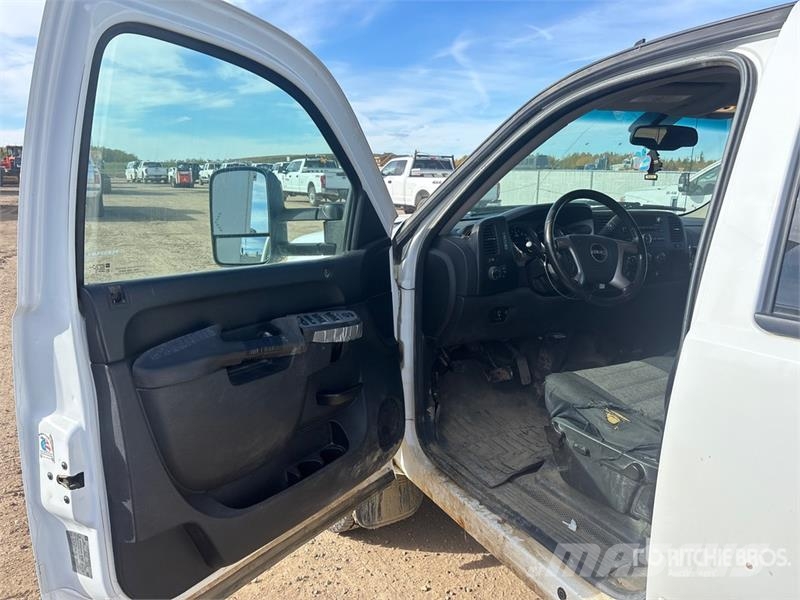 GMC Sierra 3500HD 4x4 Crew Cab Pickup Furgoni altro