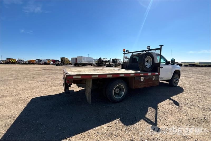 GMC Sierra 3500HD 4x4 Flatbed Truck Camiones plataforma