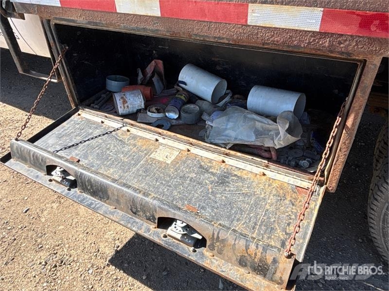 GMC Sierra 3500HD 4x4 Flatbed Truck Camiones plataforma