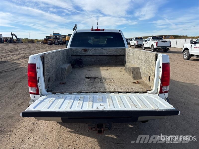 GMC Sierra 3500HD 4x4 Crew Cab Pickup Furgoni altro