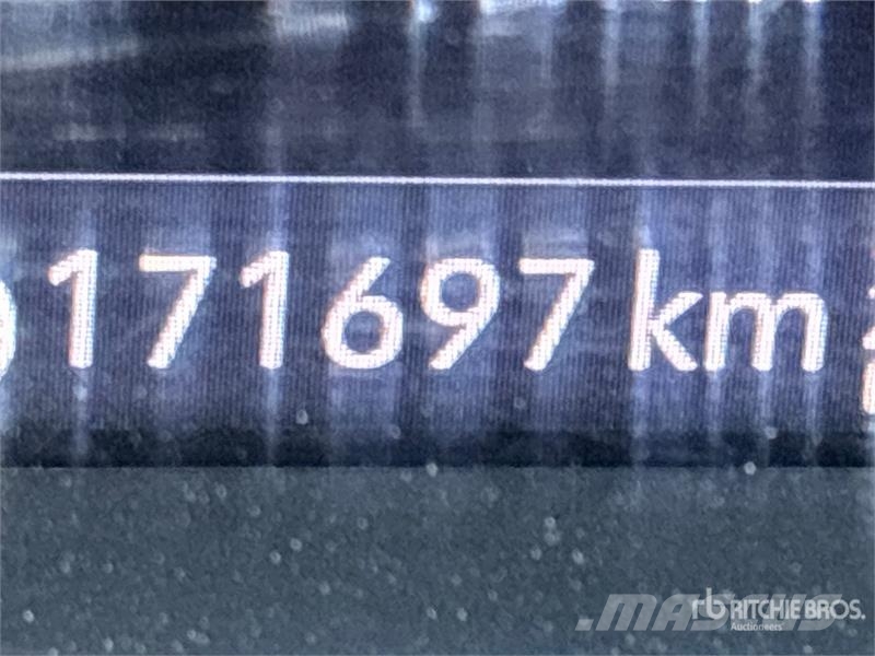 GMC Sierra 3500HD 4x4 Crew Cab Pickup Otros