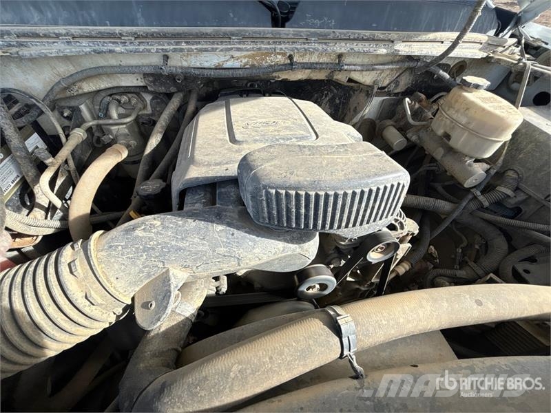 GMC Sierra 3500HD 4x4 Crew Cab Pickup Furgoni altro
