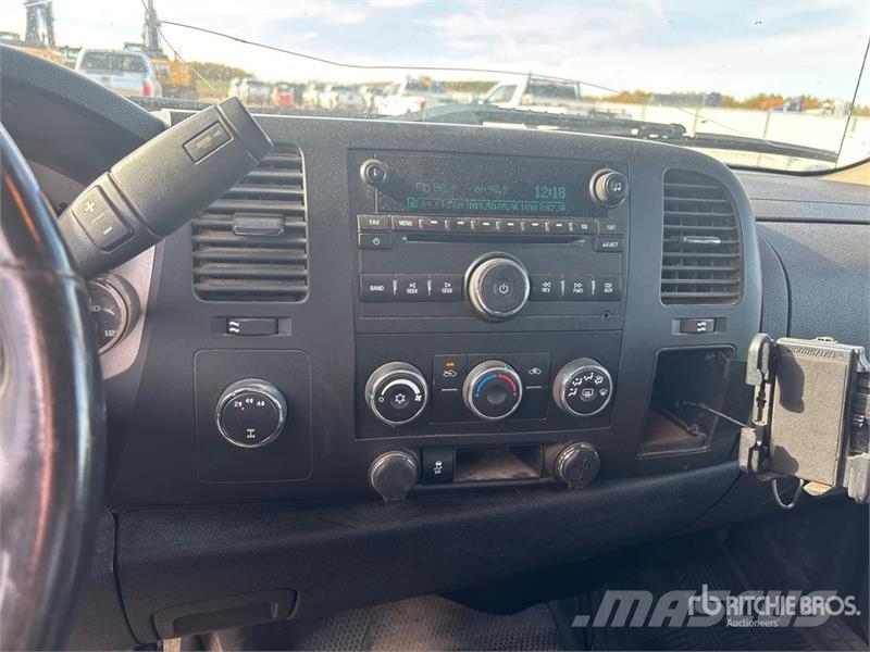 GMC Sierra 3500HD 4x4 Crew Cab Pickup Furgoni altro