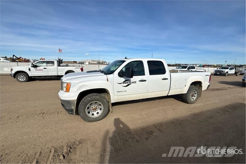 GMC Sierra 3500HD 4x4 Crew Cab Pickup Furgoni altro