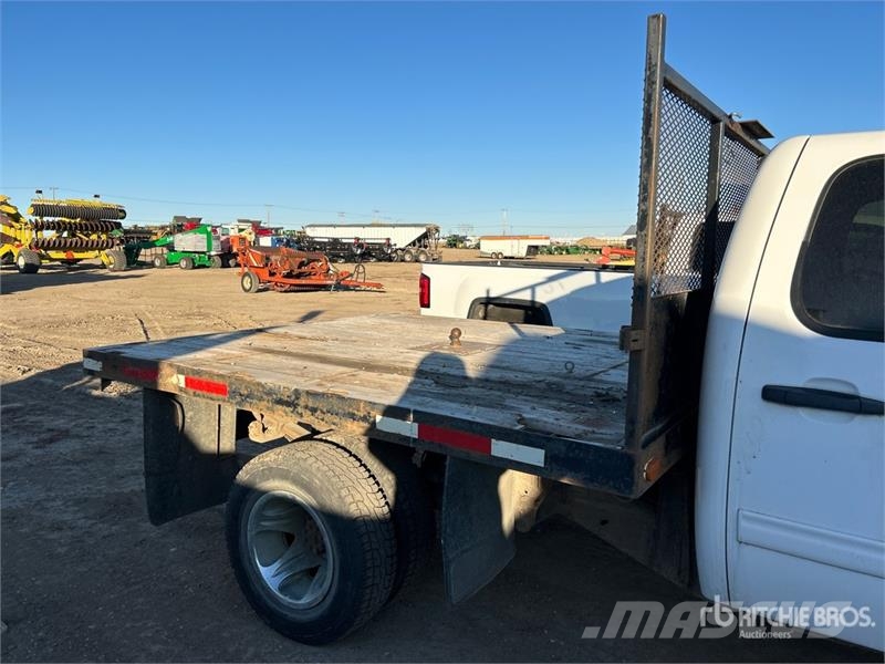 GMC Sierra 3500HD 4x4 Crew Cab Flatbed Truck (Inoperab Φορτηγά Kαρότσα με ανοιγόμενα πλαϊνά