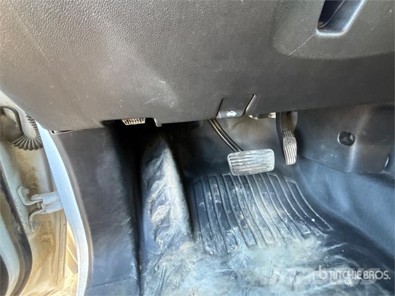 GMC Sierra 3500HD 4x4 Crew Cab Pickup Otros