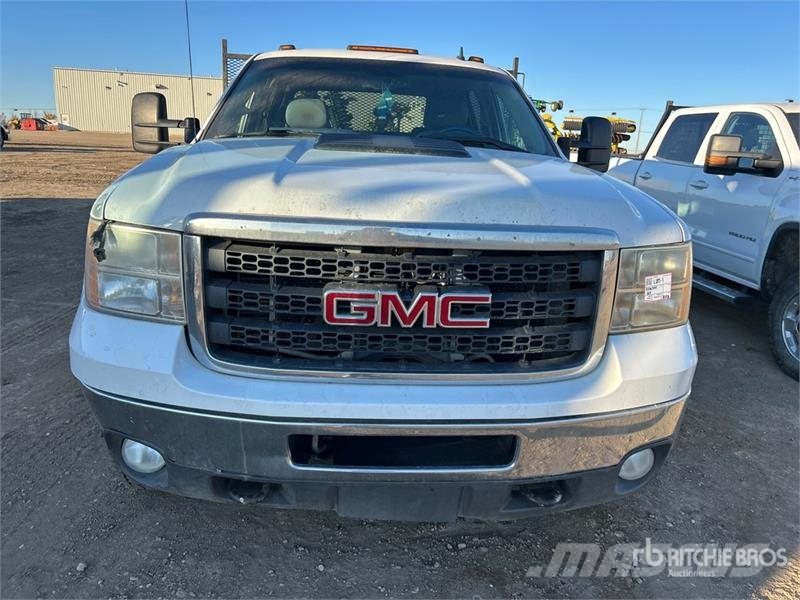 GMC Sierra 3500HD 4x4 Crew Cab Flatbed Truck (Inoperab Φορτηγά Kαρότσα με ανοιγόμενα πλαϊνά