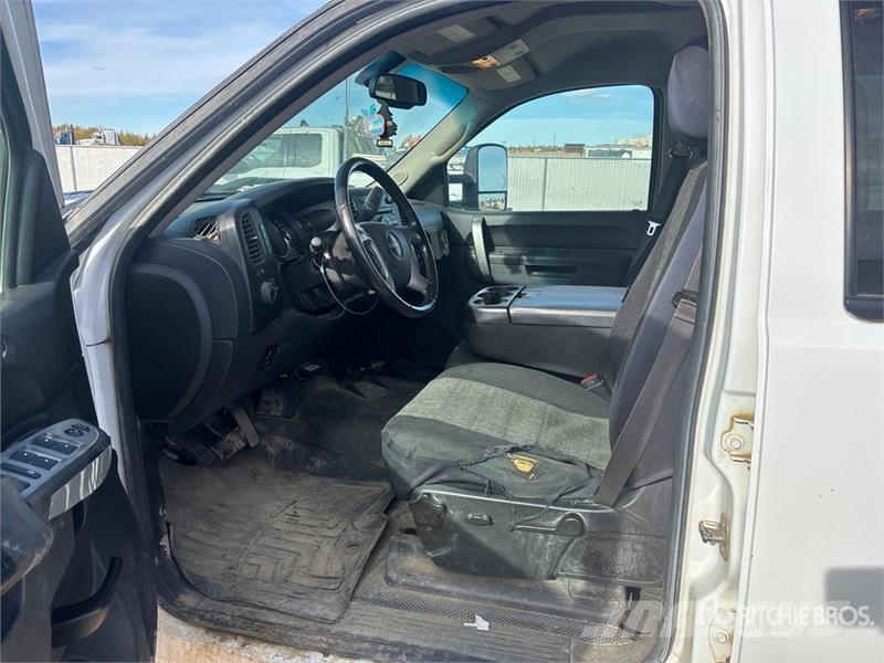GMC Sierra 3500HD 4x4 Crew Cab Pickup Furgoni altro
