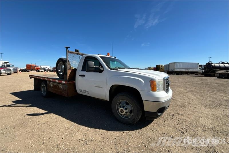 GMC Sierra 3500HD 4x4 Flatbed Truck Camiones plataforma