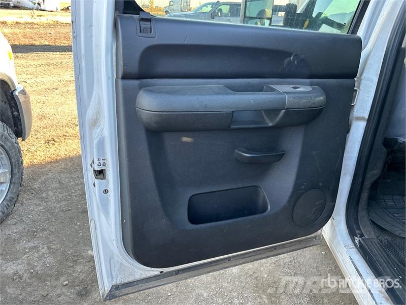 GMC Sierra 3500HD 4x4 Crew Cab Flatbed Truck (Inoperab Φορτηγά Kαρότσα με ανοιγόμενα πλαϊνά
