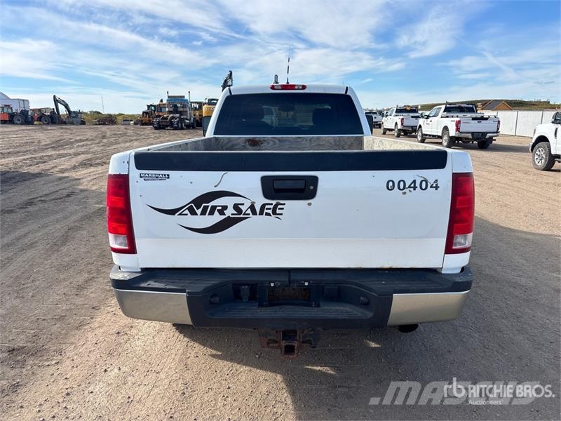 GMC Sierra 3500HD 4x4 Crew Cab Pickup Furgoni altro