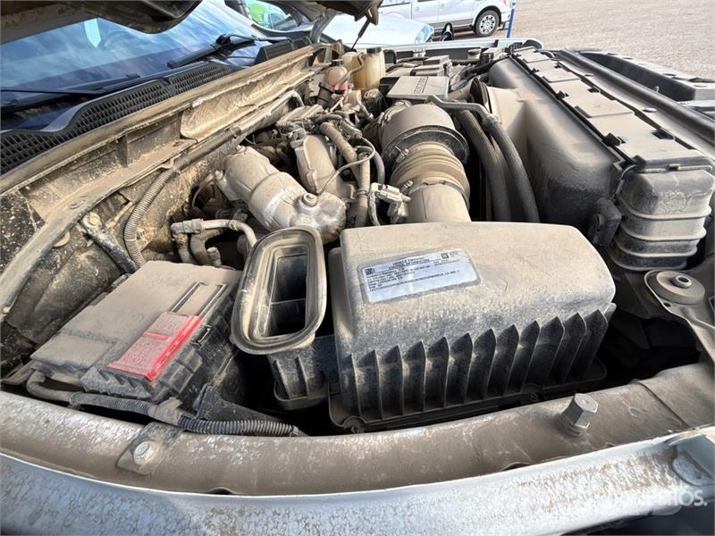 GMC Sierra 3500HD 4x4 Crew Cab Pickup Otros