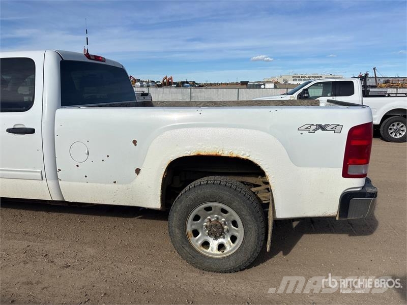 GMC Sierra 3500HD 4x4 Crew Cab Pickup Furgoni altro