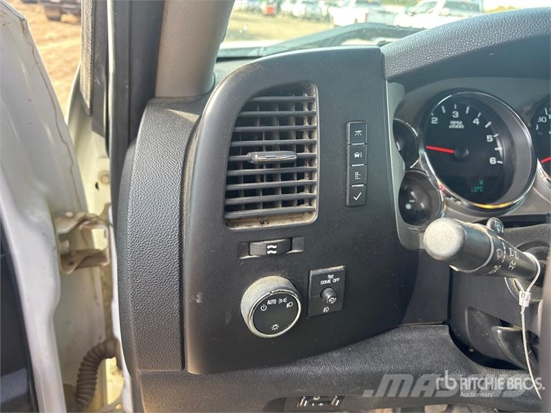GMC Sierra 3500HD 4x4 Crew Cab Pickup Furgoni altro