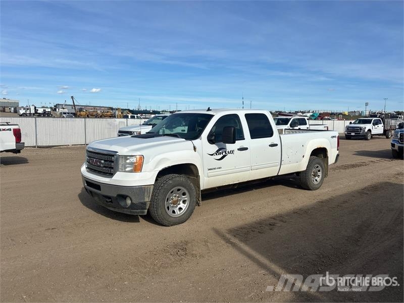 GMC Sierra 3500HD 4x4 Crew Cab Pickup Furgoni altro