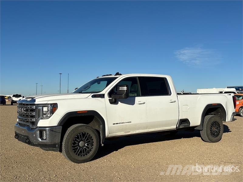 GMC Sierra 3500HD 4x4 Crew Cab Pickup Otros