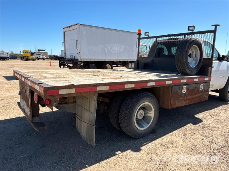 GMC Sierra 3500HD 4x4 Flatbed Truck Camiones plataforma