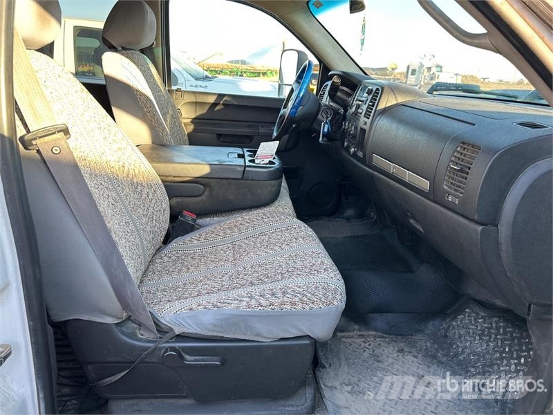 GMC Sierra 3500HD 4x4 Crew Cab Flatbed Truck (Inoperab Φορτηγά Kαρότσα με ανοιγόμενα πλαϊνά