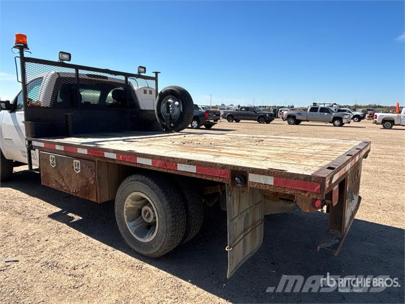 GMC Sierra 3500HD 4x4 Flatbed Truck Camiones plataforma