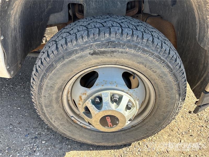 GMC Sierra 3500HD 4x4 Flatbed Truck Camiones plataforma