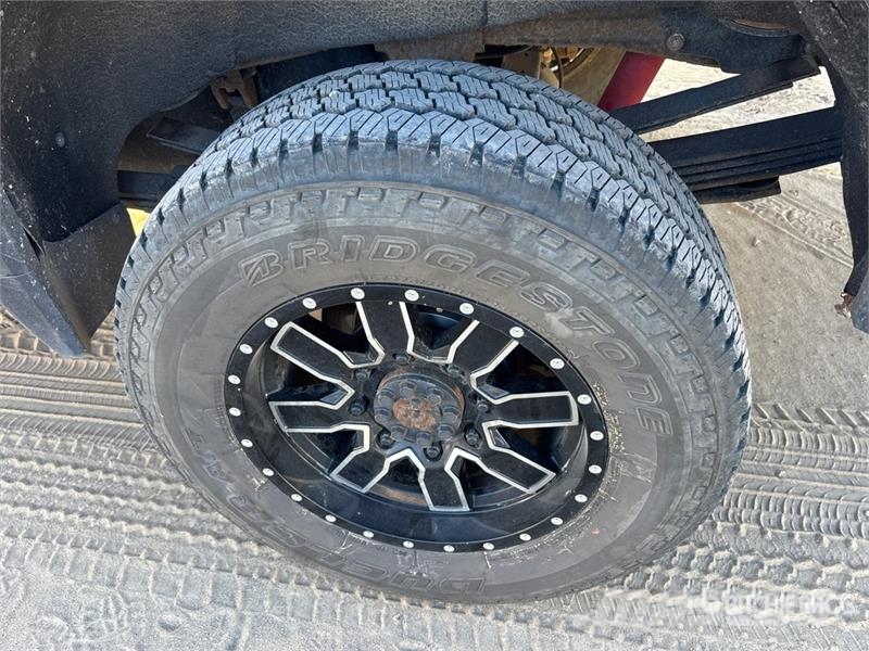 GMC Sierra 3500HD 4x4 Crew Cab Pickup Otros