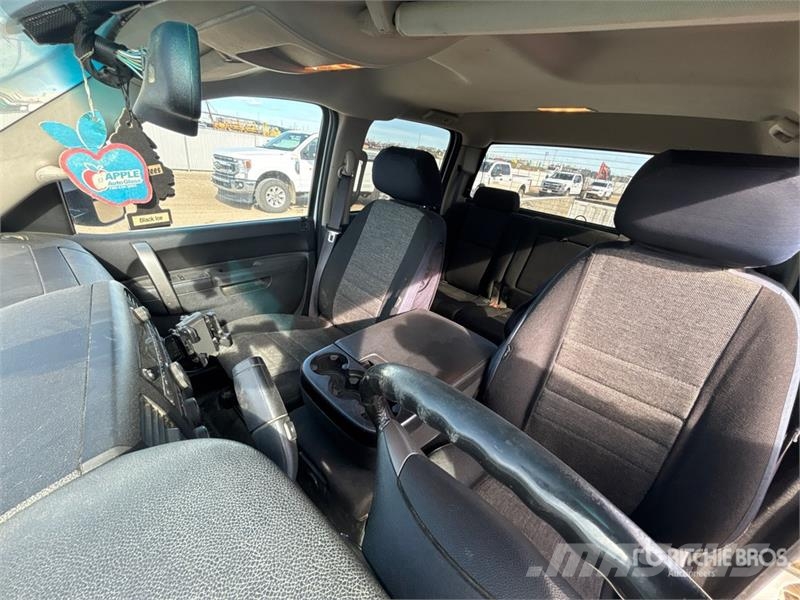 GMC Sierra 3500HD 4x4 Crew Cab Pickup Furgoni altro