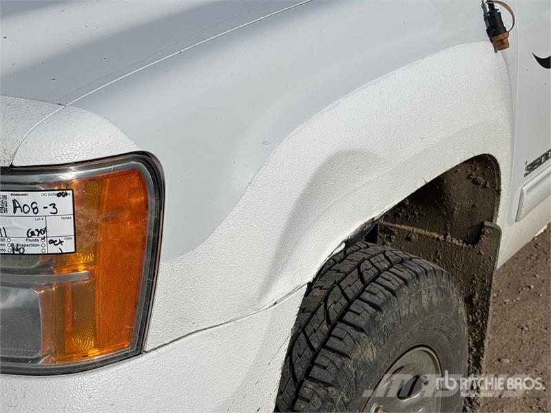 GMC Sierra 3500HD 4x4 Crew Cab Pickup Furgoni altro