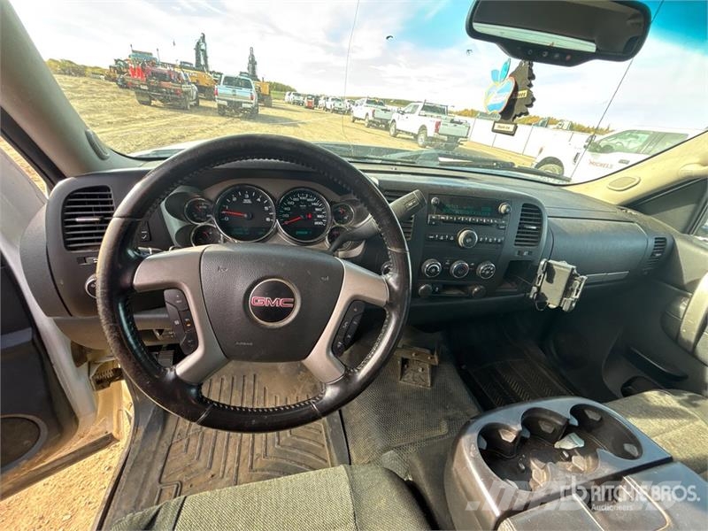 GMC Sierra 3500HD 4x4 Crew Cab Pickup Furgoni altro