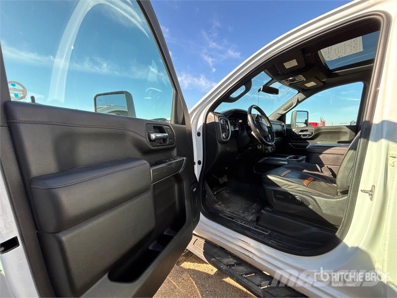 GMC Sierra 3500HD AT4 4x4 Crew Cab Pickup Other