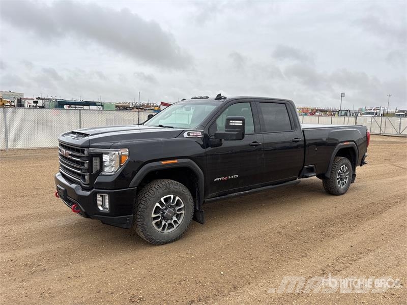 GMC Sierra 3500HD AT4 4x4 Crew Cab Pickup أخرى