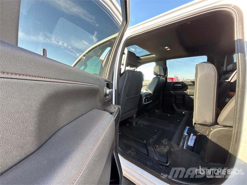 GMC Sierra 3500HD AT4 4x4 Crew Cab Pickup Other