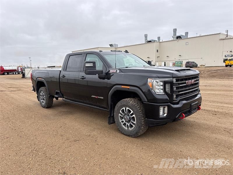 GMC Sierra 3500HD AT4 4x4 Crew Cab Pickup أخرى