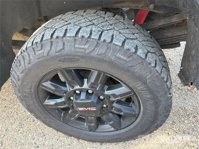 GMC Sierra 3500HD AT4 4x4 Crew Cab Pickup Other